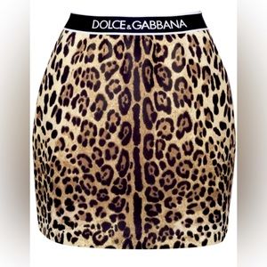 💜Dolce & Gabbana leopard-print mini skirt